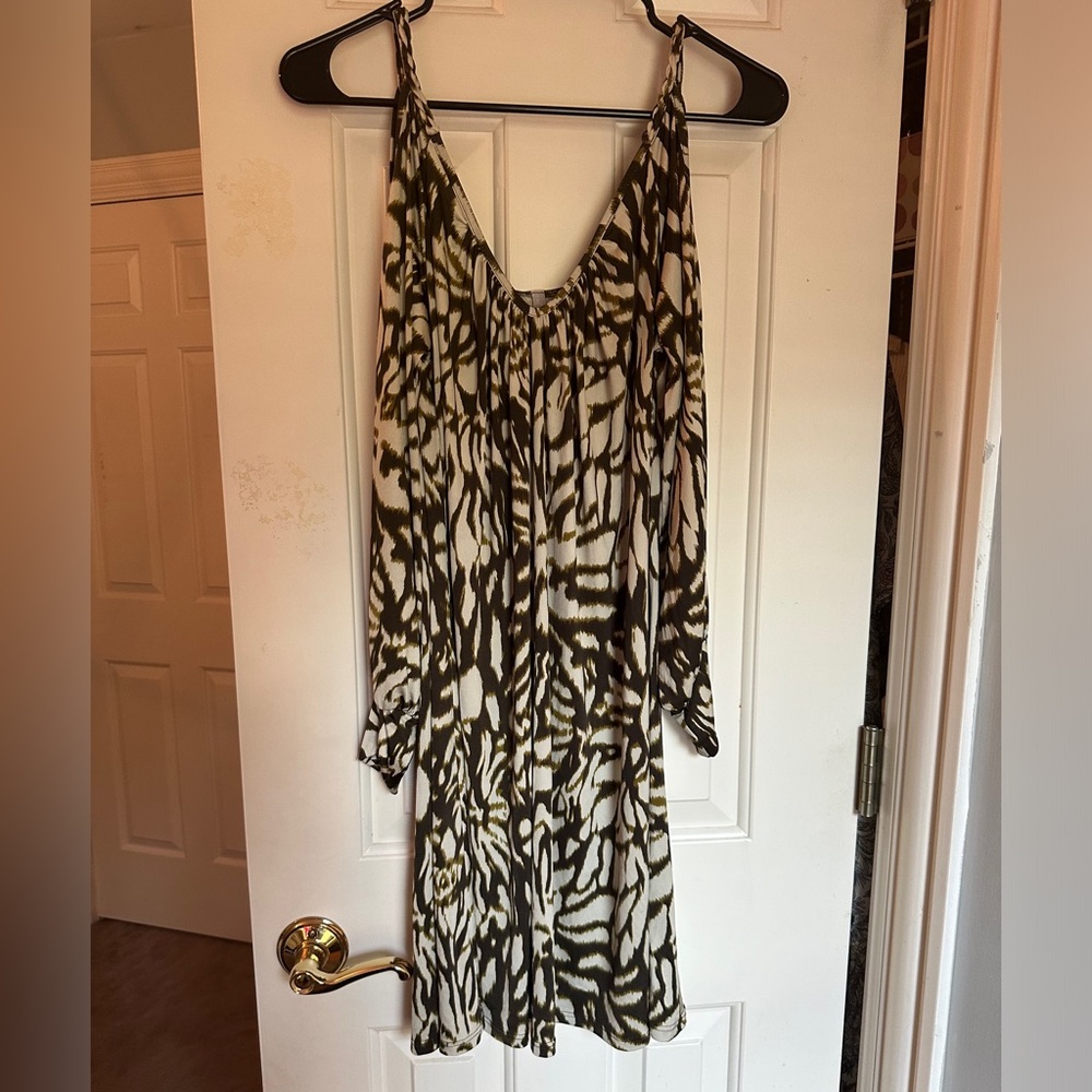 Ariella Cold Shoulder 3/4 Sleeve Printed Dress